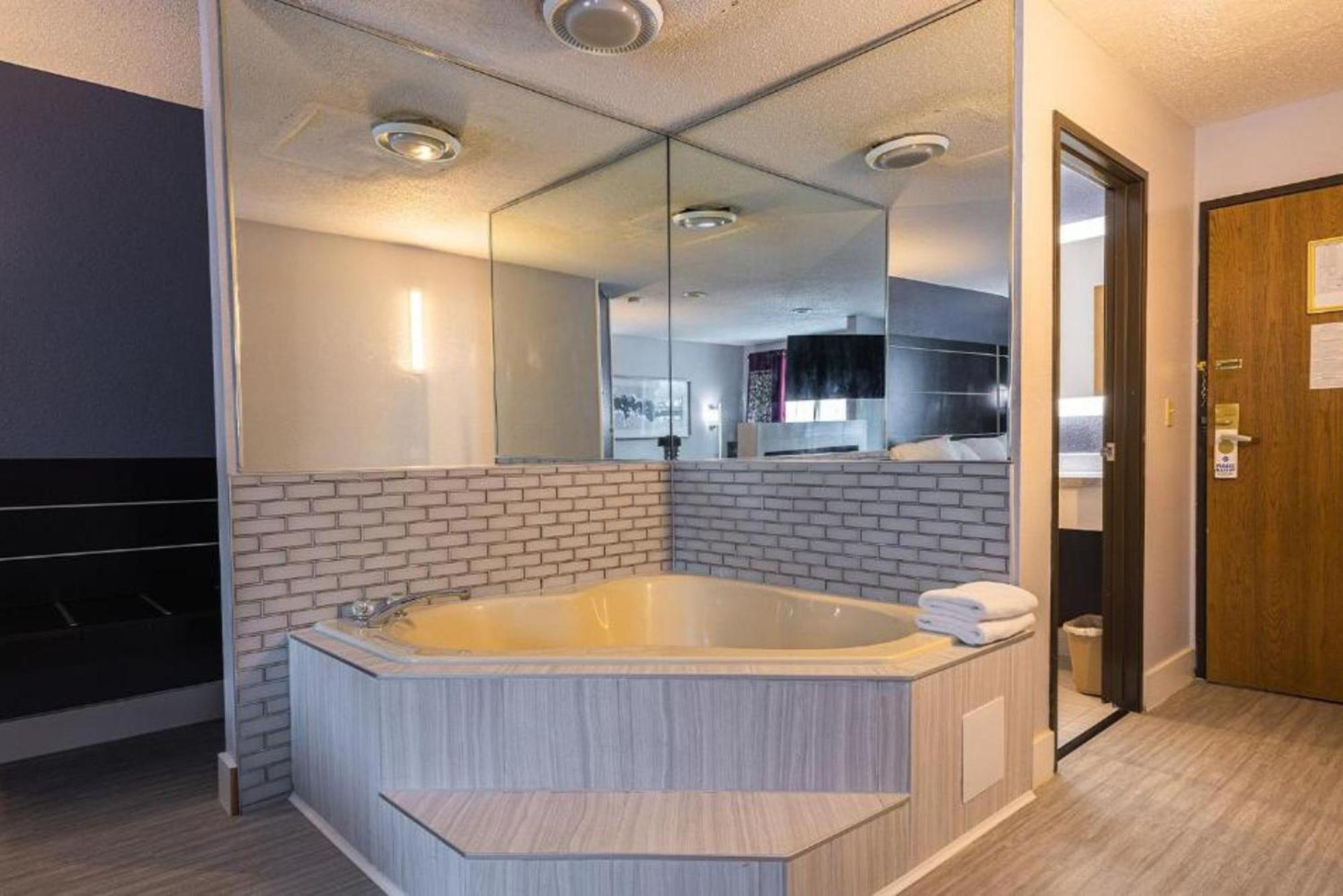 Coratel Inn & Suites By Jasper Hastings المظهر الخارجي الصورة